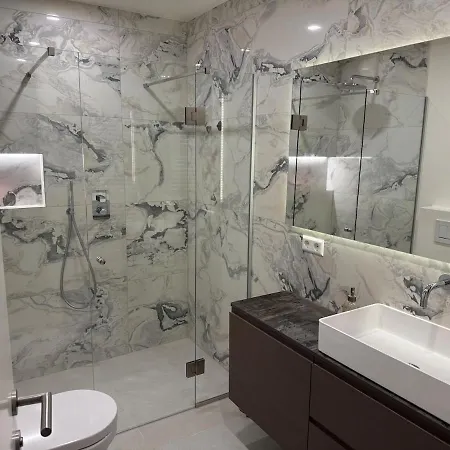 Luxury Modern 2-bedroom With Terrace Appartamento *