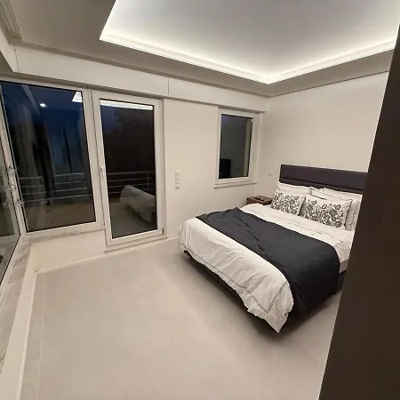 Luxury Modern 2-bedroom With Terrace Appartamento