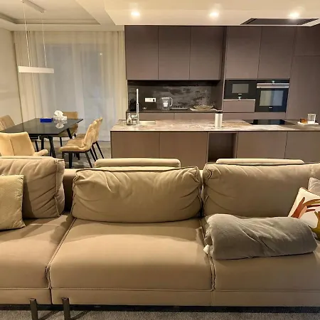 Luxury Modern 2-bedroom With Terrace
