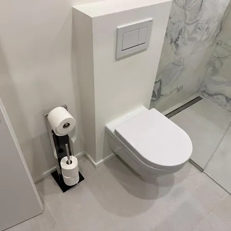 Luxury Modern 2-bedroom With Terrace *